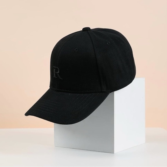 Stylish Caps with Embroidered R Logo (041) - Picture 3 of 4